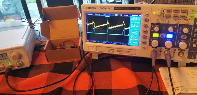 Blue current over 1ohm on input, yellow is poc3 over 1ohm