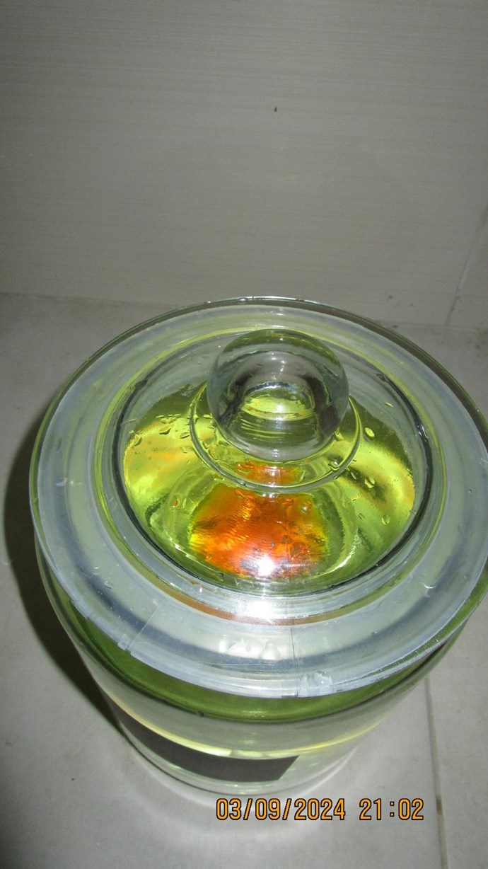 greenish-yellow tinged ClO2 gas emitted within a few secs